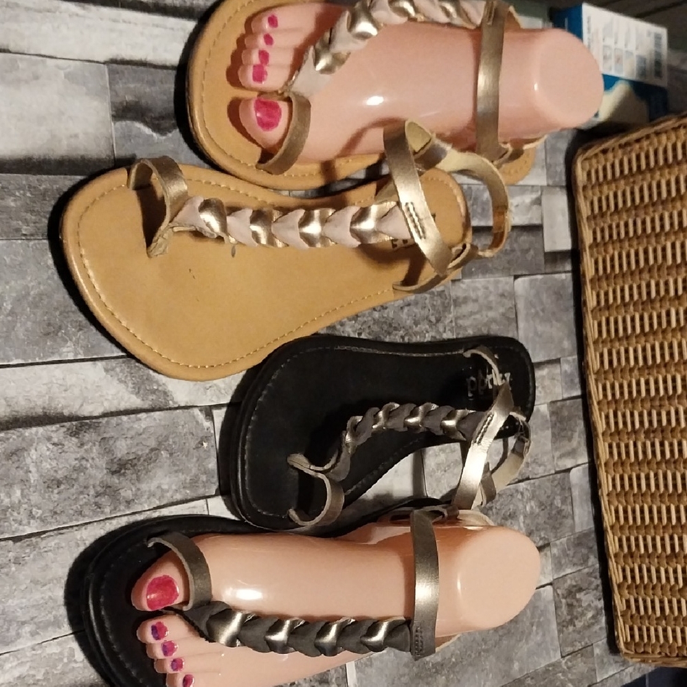 2 Pairs Mudd Sandals